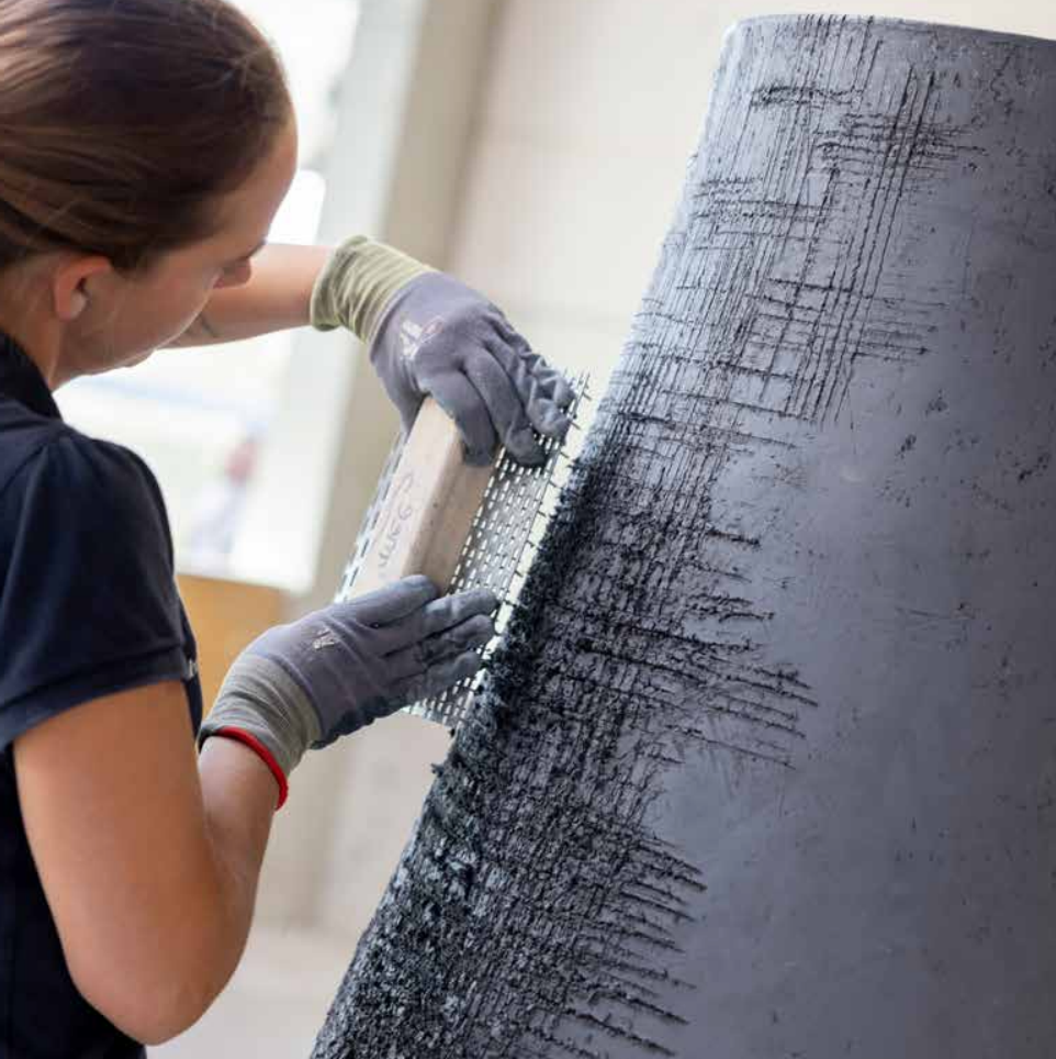 Atelier Vierkant handcrafted clay vessel